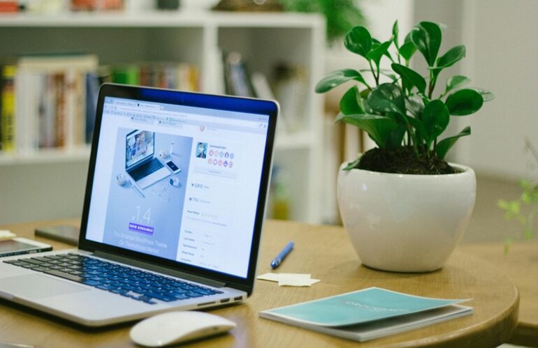How to Create a Multilingual Website for Global Reach 2025